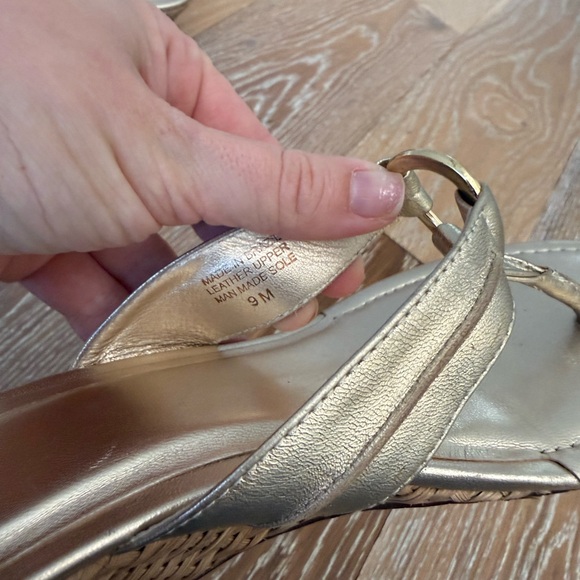 Lilly Pulitzer Mckim Wedge gold Sandals size 9 - Picture 3 of 10